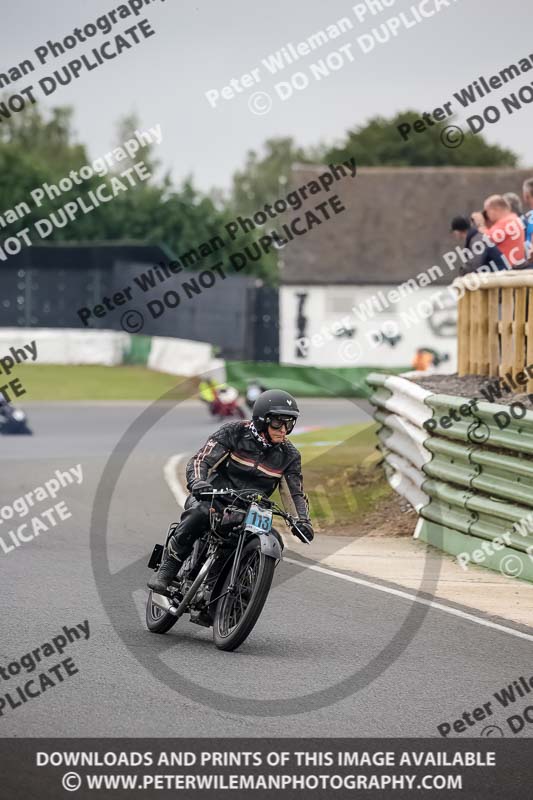 Vintage motorcycle club;eventdigitalimages;mallory park;mallory park trackday photographs;no limits trackdays;peter wileman photography;trackday digital images;trackday photos;vmcc festival 1000 bikes photographs